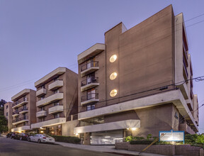 The Pinnacle in Los Angeles, CA - Foto de edificio - Building Photo