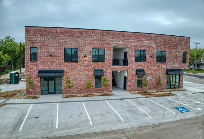 property at 201 E 5th St