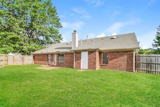 6583 Shaker Ln in Memphis, TN - Building Photo - Building Photo