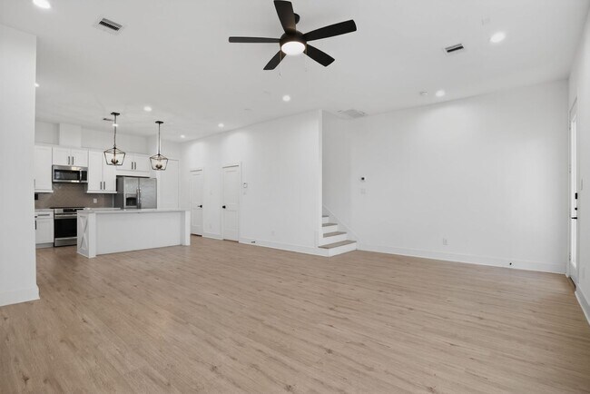 6425 Highland Pine Ln in Houston, TX - Building Photo - Building Photo