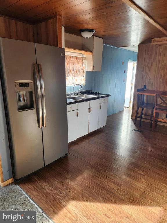 property at 9751 Winchester Ave