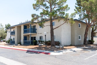 Cedar Ridge Apartments in Lancaster, CA - Building Photo - Building Photo