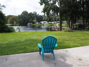 7636 E Shore Dr in Inverness, FL - Foto de edificio - Building Photo