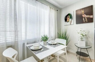 72 NE 5th St in Deerfield Beach, FL - Building Photo - Building Photo