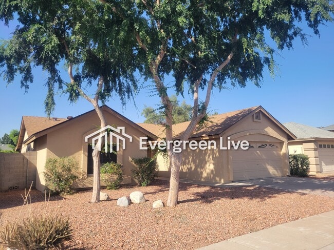 10241 W Windsor Blvd in Glendale, AZ - Building Photo - Building Photo