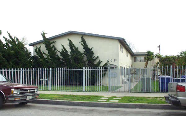 608 Santa Clara Ave in Venice, CA - Building Photo