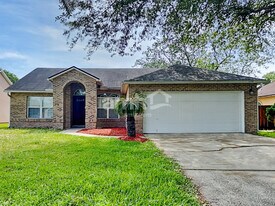1757 Chandelier Cir E in Jacksonville, FL - Building Photo