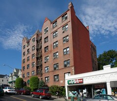 Broadway Arms in Tarrytown, NY - Building Photo