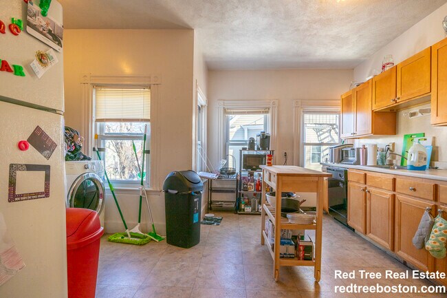 30 Ashford St, Unit 2 in Boston, MA - Foto de edificio - Building Photo