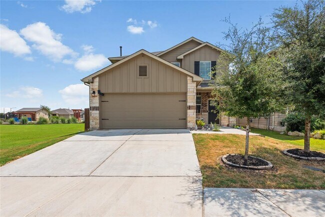 205 Strand Ln in Bastrop, TX - Building Photo - Building Photo