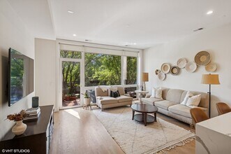 1753 N Kedzie Ave, Unit 2 in Chicago, IL - Foto de edificio - Building Photo