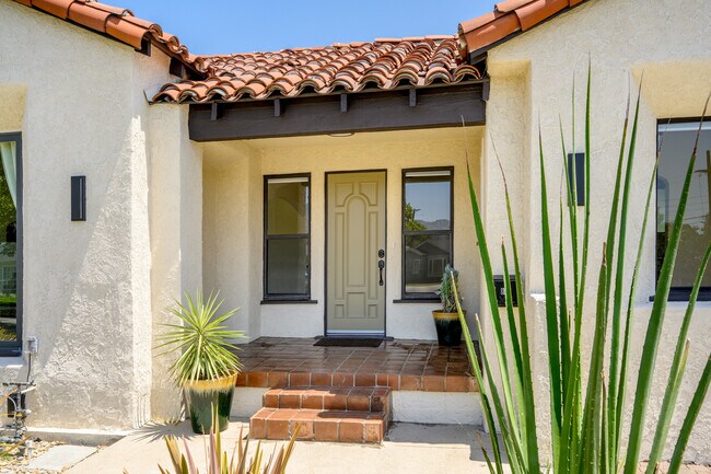 809 Omar St in Glendale, CA - Building Photo - Building Photo