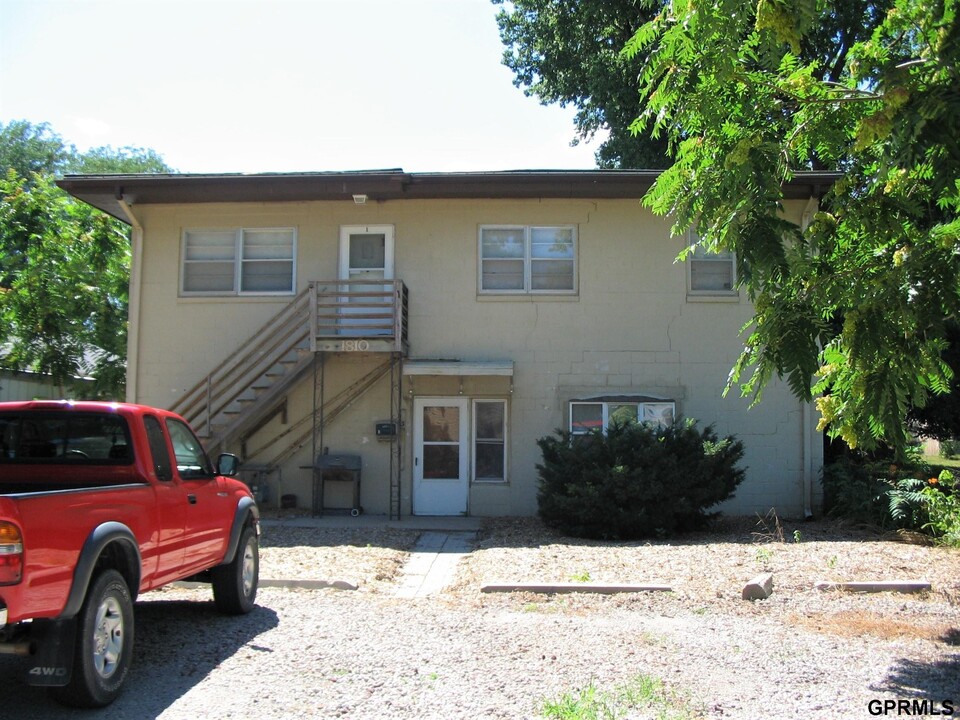 1810 Main St in Bellevue, NE - Building Photo