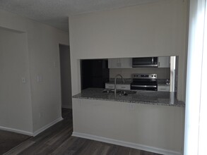 1105 Commonwealth Place in Virginia Beach, VA - Building Photo - Building Photo