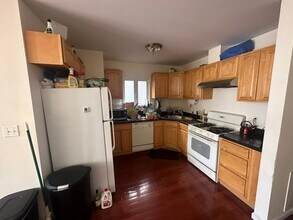 208 Cambridge Ave in Jersey City, NJ - Building Photo - Building Photo