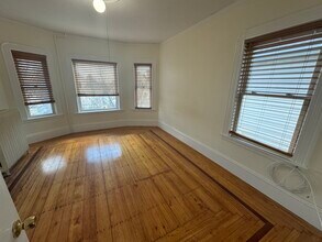 246 Highland Ave in Somerville, MA - Foto de edificio - Building Photo