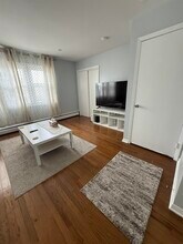 182 W 3rd St in Bayonne, NJ - Building Photo - Building Photo