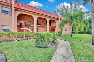 235 Lake Dora Dr in West Palm Beach, FL - Building Photo