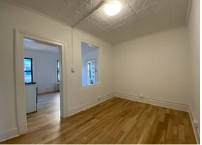 75 Jackson St in Brooklyn, NY - Building Photo - Interior Photo