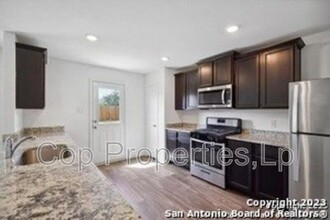 3111 Jackson Smt in Converse, TX - Building Photo - Building Photo