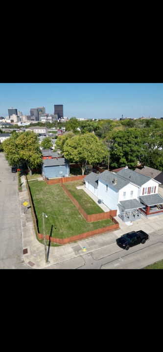 211 Burns Ave in Dayton, OH - Building Photo
