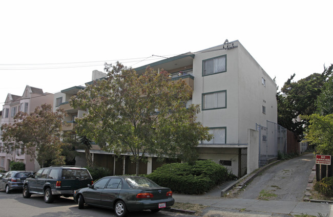 425 Lee St in Oakland, CA - Building Photo - Building Photo