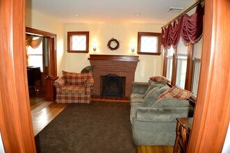 76 Winthrop St in Waltham, MA - Building Photo - Building Photo