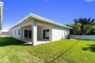 2908 NW 8th Ct in Fort Lauderdale, FL - Building Photo - Building Photo