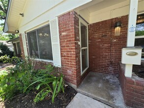 6218 Brookside Dr in Austin, TX - Foto de edificio - Building Photo