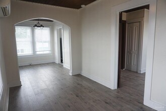 10 N I St in Pensacola, FL - Building Photo - Building Photo