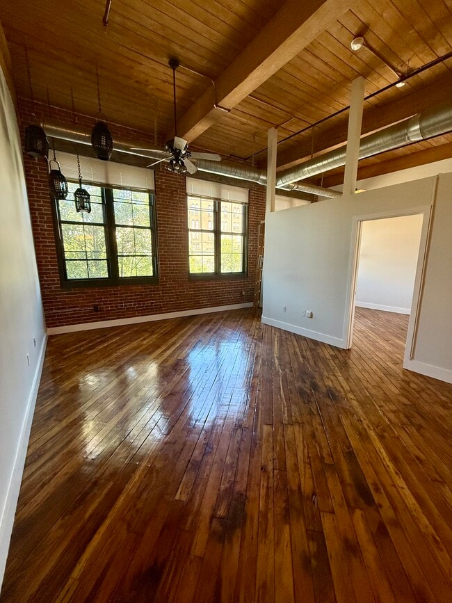 99 Allen St, Unit 207