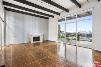 1729 Webster Ave in Los Angeles, CA - Building Photo - Building Photo
