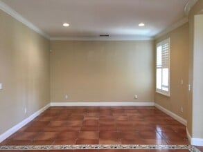 6704 Salvaterra Cir in Elk Grove, CA - Building Photo - Building Photo