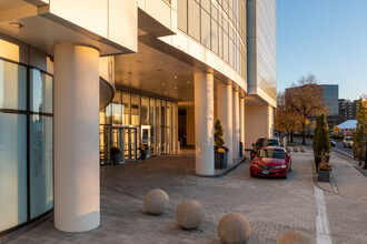 Park Tower Stamford in Stamford, CT - Building Photo - Building Photo