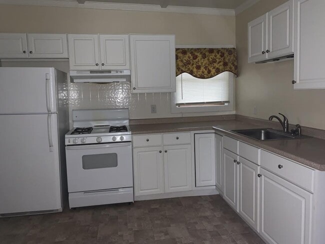 9 James St in Saratoga Springs, NY - Building Photo - Building Photo