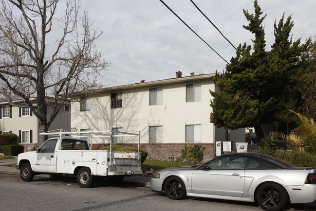 1369 Reeve St in Santa Clara, CA - Foto de edificio - Building Photo