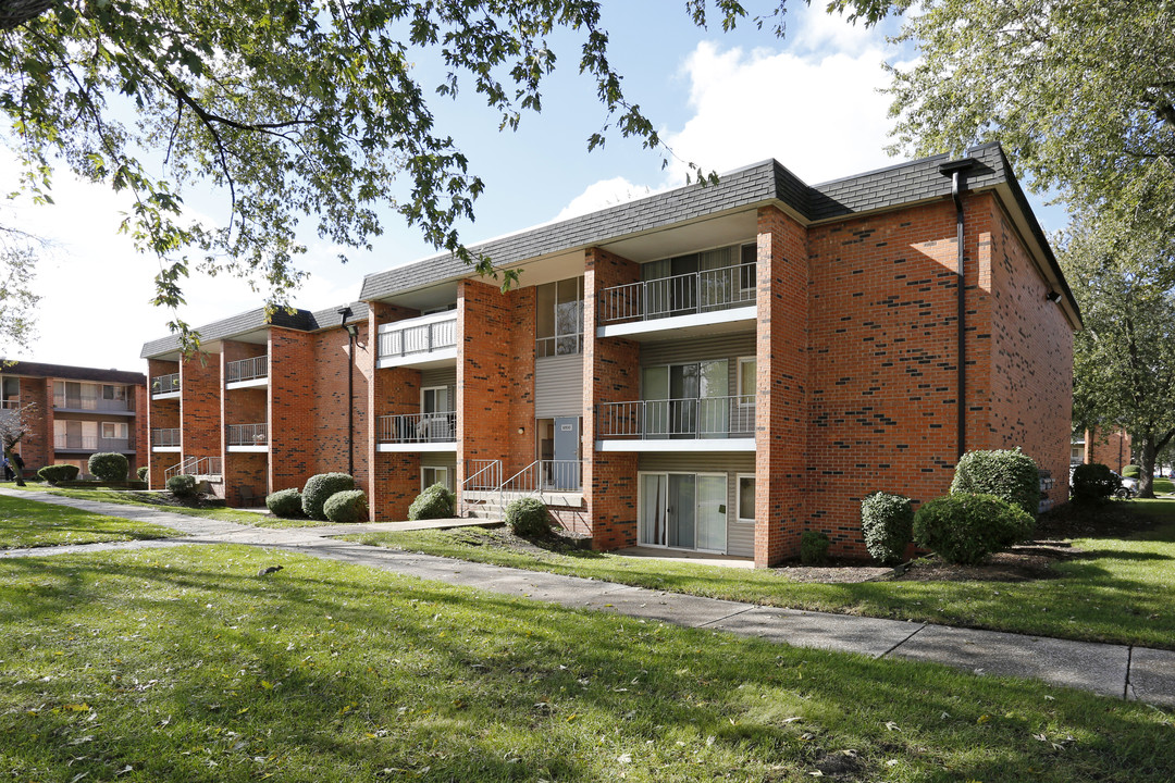 McLaughlin Apartments in Hammond, IN - Building Photo