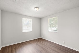 2000 Bellview St in La Marque, TX - Building Photo - Building Photo