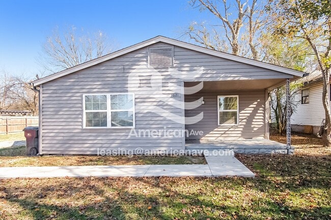 property at 1621 S Park St