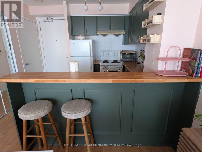 property at 38-638 Lee Centre Dr
