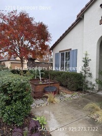 2219 Eastport Dr in Oakley, CA - Foto de edificio - Building Photo