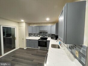 4559 Penny Tree Pl in Chantilly, VA - Building Photo - Building Photo