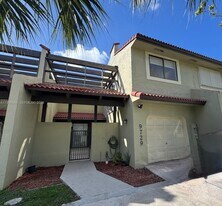 9729 Costa Del Sol Blvd in Doral, FL - Building Photo