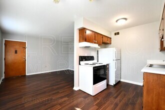 1705 Valley Forge Way-Unit -2 in Louisville, KY - Building Photo - Building Photo