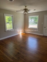 4815 Oakleys Ln in Richmond, VA - Building Photo - Building Photo