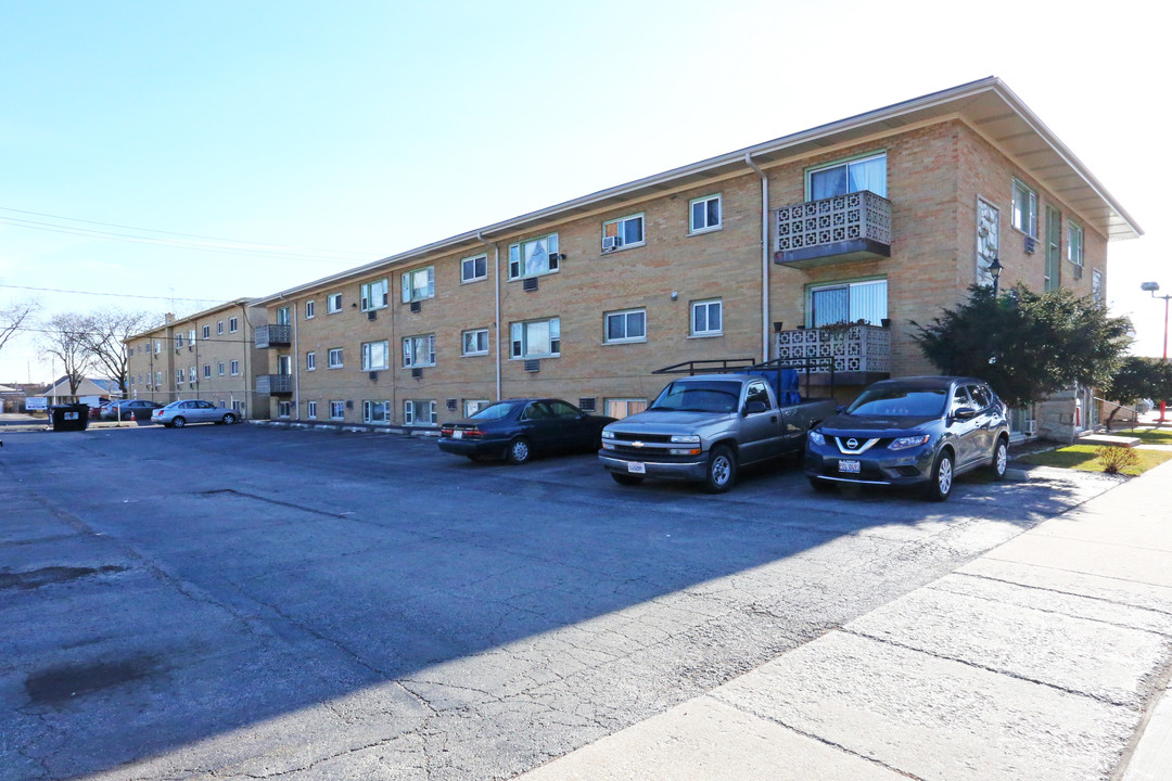 1123 N 33rd Ave in Melrose Park, IL - Building Photo