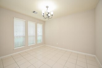 18707 Majestic Vista Ln in Richmond, TX - Foto de edificio - Building Photo