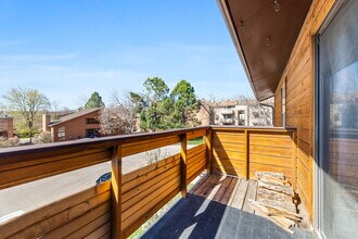 335 Wright St, Unit 305 in Lakewood, CO - Building Photo - Building Photo