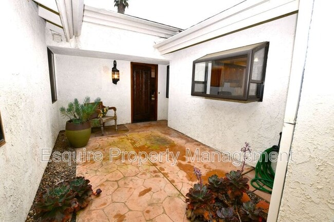 4275 Silverado Dr in Thousand Oaks, CA - Foto de edificio - Building Photo