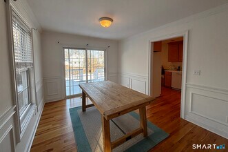 379 S Pine Creek Rd in Fairfield, CT - Building Photo - Building Photo